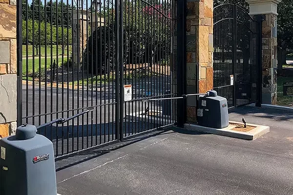 step3-enjoy-commercial-fence